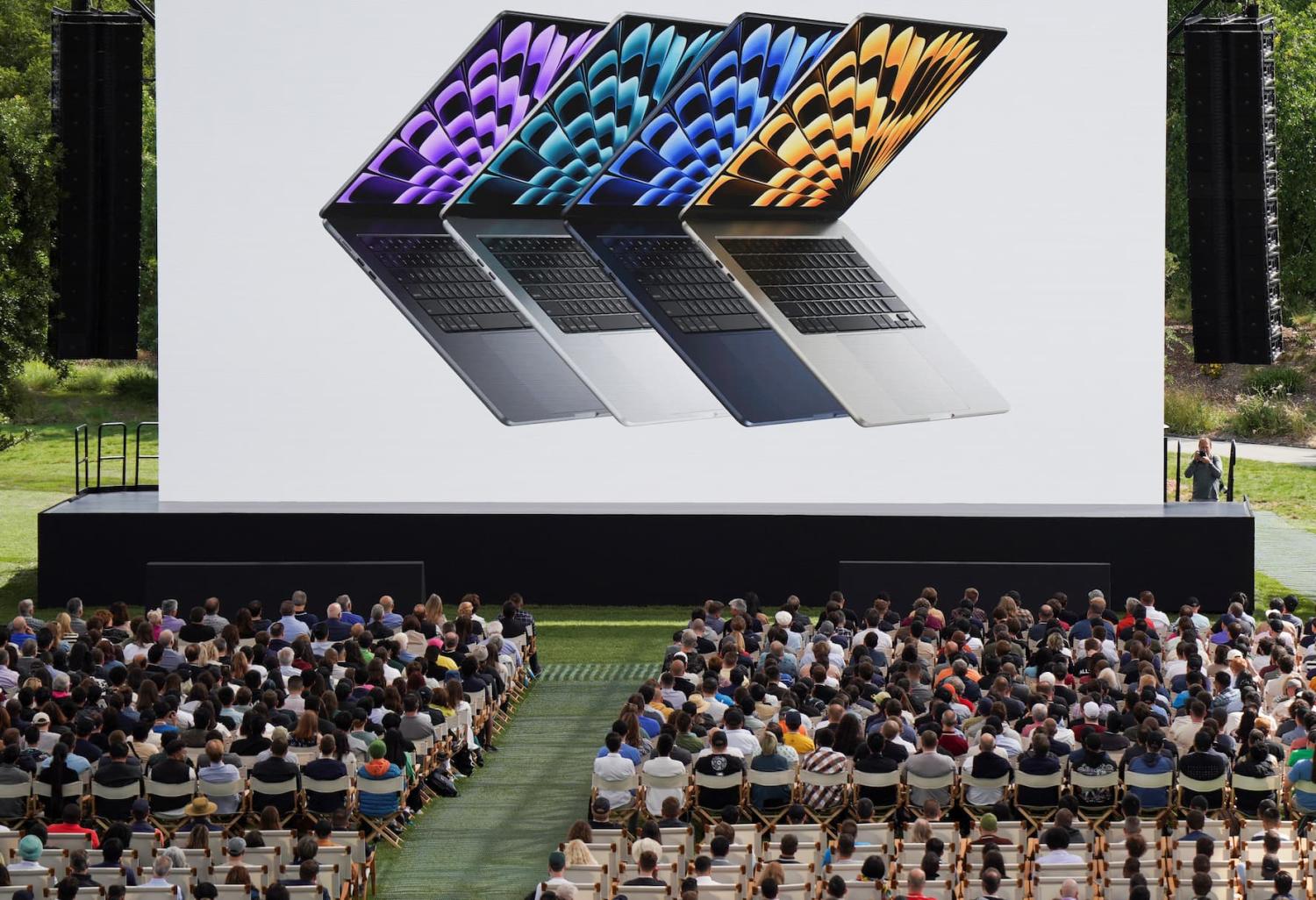 A new MacBook laptop is presented at Apple's annual Worldwide Developers Conference at the company's headquarters in Cupertino, California, U.S. June 5, 2023. REUTERS/Loren Elliott